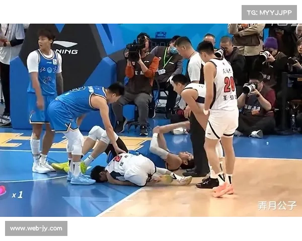 徐杰脚踝伤势无碍,已参与球队训练但下一场休战 徐杰脚踝伤势无碍,已参与球队训练但下一场休战